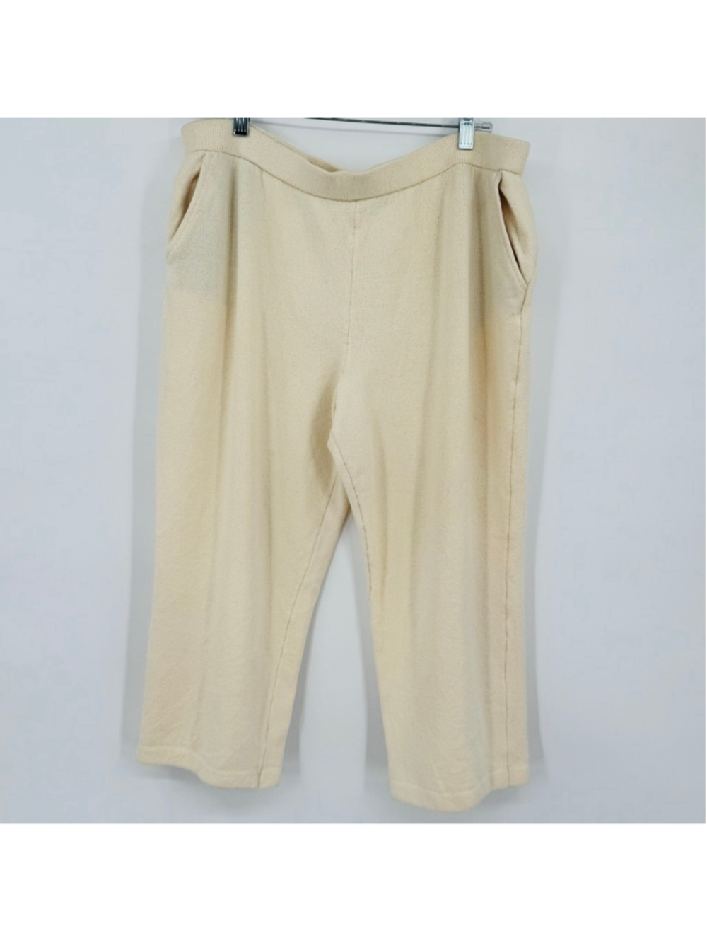 St. John Collection Capris 14 Ivory Knit Cropped Pants